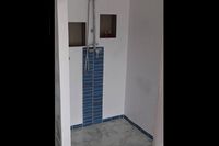 rental price studio Zen large walk-in shower with hot water 